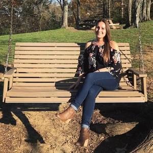 Meet your Posher, Jennifer